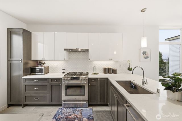 1926 Ferry Avenue SW, Seattle, WA 98116