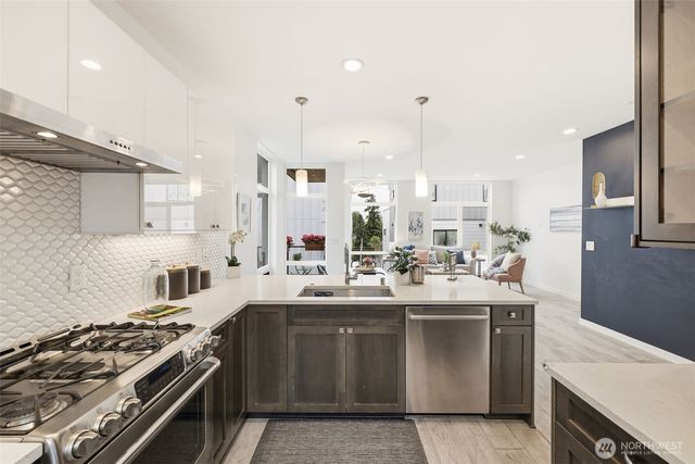 1926 Ferry Avenue SW, Seattle, WA 98116