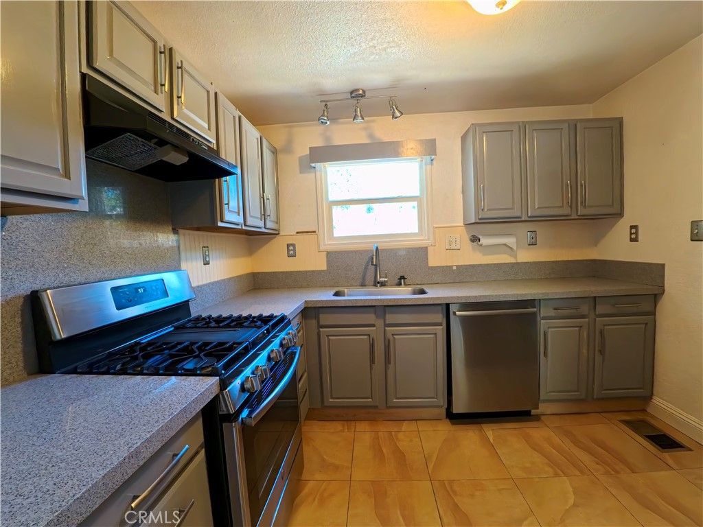 Image 12 of property listing at 22 Roble, Oroville, CA 95966