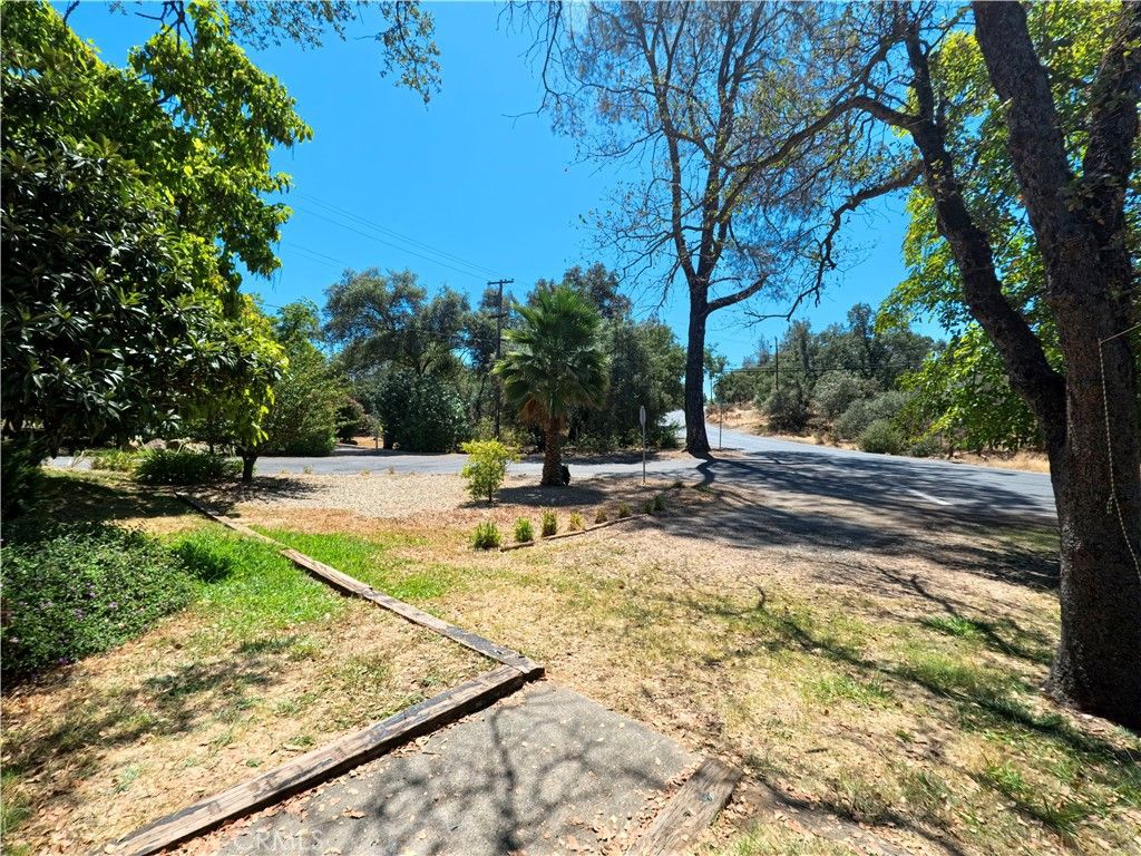 Image 3 of property listing at 22 Roble, Oroville, CA 95966