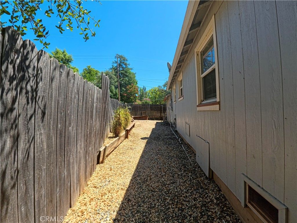 Image 8 of property listing at 22 Roble, Oroville, CA 95966