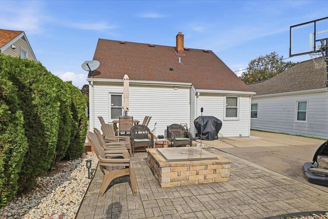 7637 Eagle STREET, Wauwatosa, WI 53213