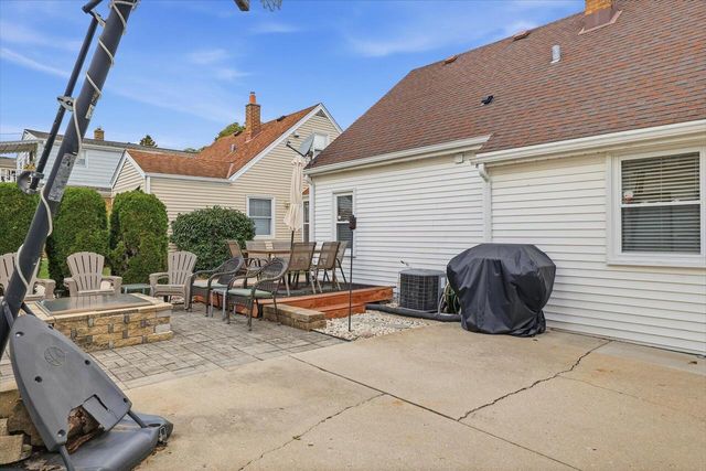 7637 Eagle STREET, Wauwatosa, WI 53213
