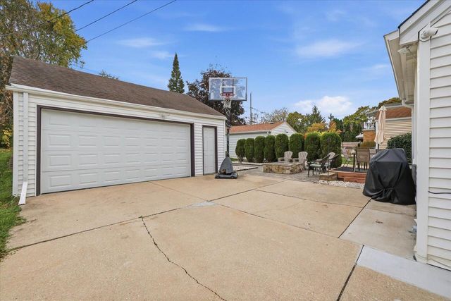 7637 Eagle STREET, Wauwatosa, WI 53213