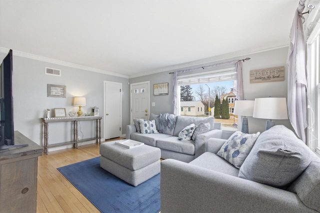 7637 Eagle STREET, Wauwatosa, WI 53213