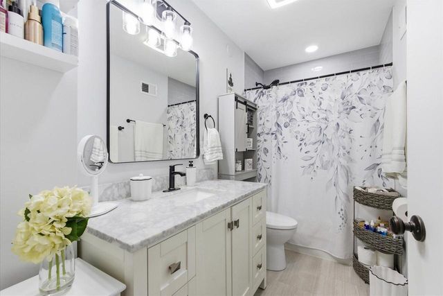 7637 Eagle STREET, Wauwatosa, WI 53213