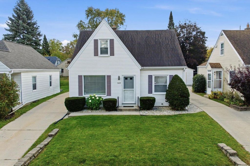 7637 Eagle STREET, Wauwatosa, WI 53213