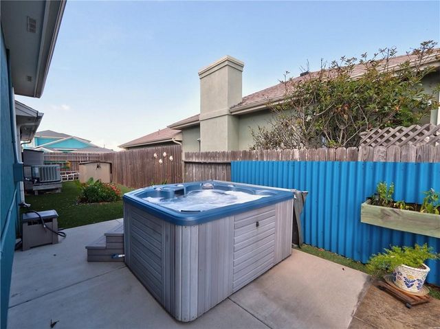 14218 Punta Bonaire Dr, Corpus Christi, TX 78418