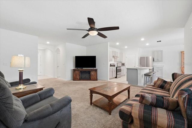 203 AUBURN GROVE BOULEVARD, Auburndale, FL 33823