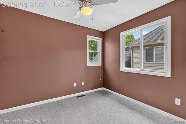 5590 River Park Drive, Waterford Charter Township, MI 48327