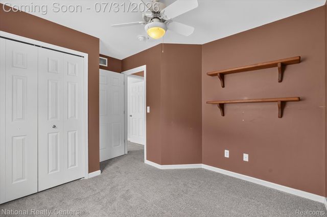 5590 River Park Drive, Waterford Charter Township, MI 48327