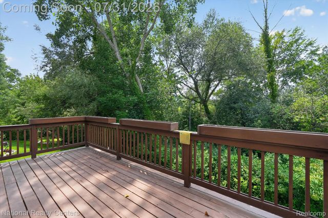 5590 River Park Drive, Waterford Charter Township, MI 48327