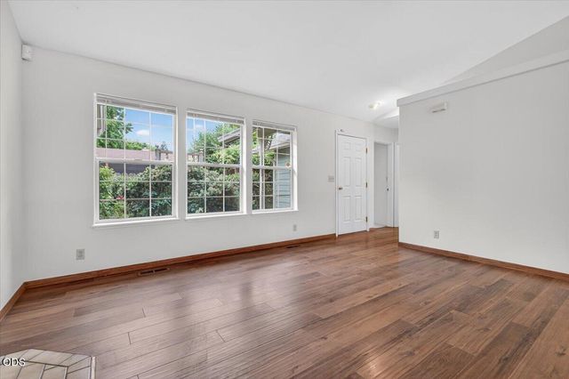 1222 Monroe Way, Grants Pass, OR 97527