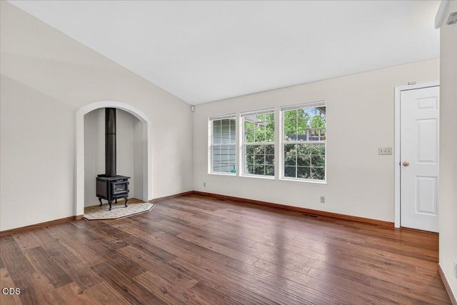 1222 Monroe Way, Grants Pass, OR 97527