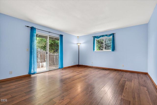 1222 Monroe Way, Grants Pass, OR 97527