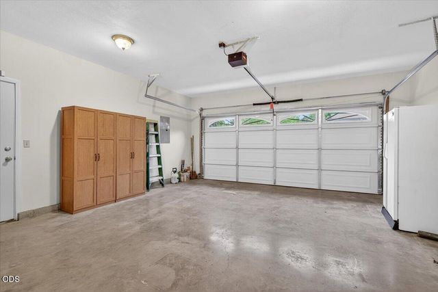 1222 Monroe Way, Grants Pass, OR 97527