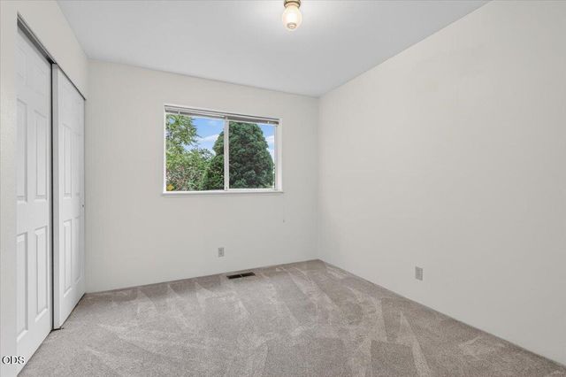 1222 Monroe Way, Grants Pass, OR 97527