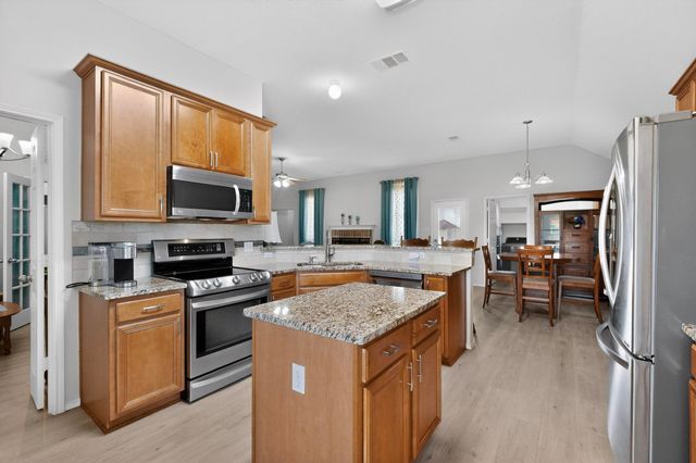 108 Dublin Circle, Waxahachie, TX 75165