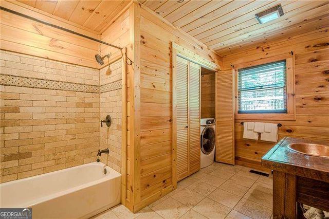 213 Moonshine Hollow, Blue Ridge, GA 30513