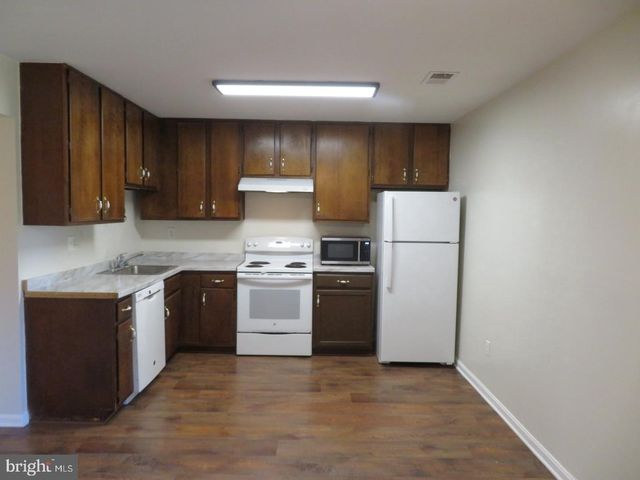 1602 W BANCROFT LN, Crofton, MD 21114