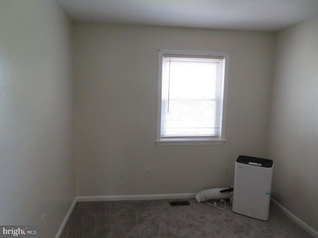 1602 W BANCROFT LN, Crofton, MD 21114