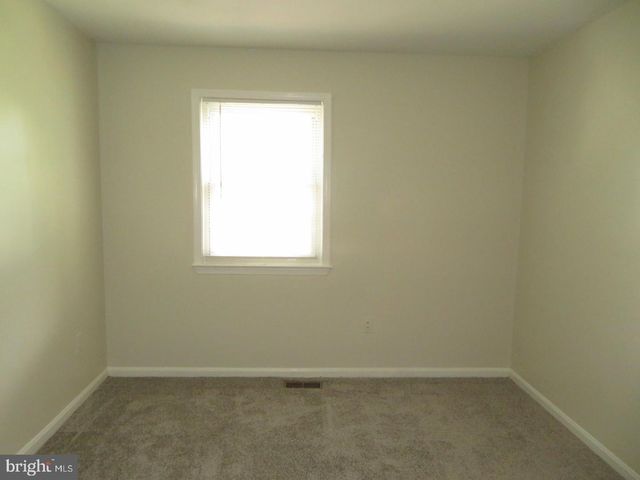 1602 W BANCROFT LN, Crofton, MD 21114