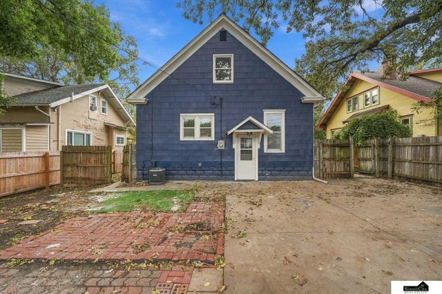 710 S 30th Street, Lincoln, NE 68510