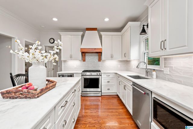 2704 OLD LOONEY MILL CIRCLE, Birmingham, AL 35243