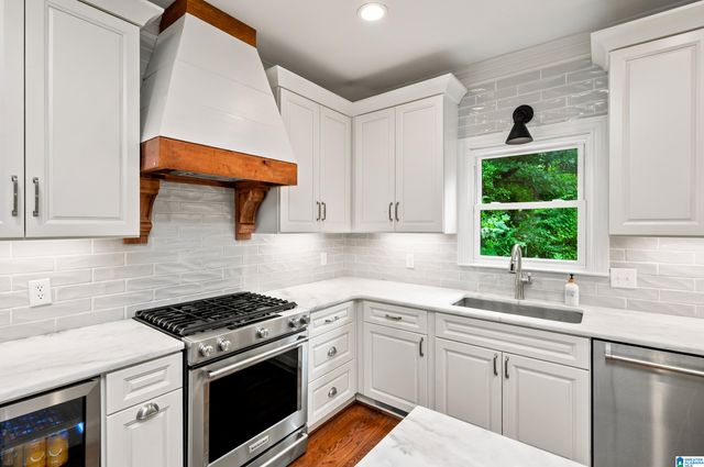 2704 OLD LOONEY MILL CIRCLE, Birmingham, AL 35243