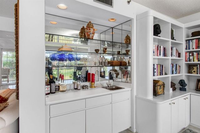 17031 Boca Club Boulevard 104A, Boca Raton, FL 33487