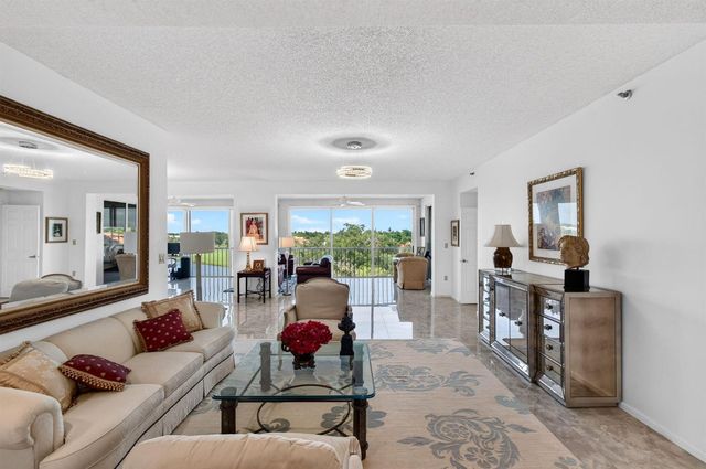 17031 Boca Club Boulevard 104A, Boca Raton, FL 33487