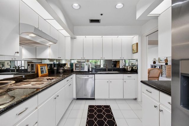 17031 Boca Club Boulevard 104A, Boca Raton, FL 33487