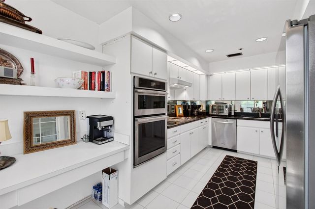 17031 Boca Club Boulevard 104A, Boca Raton, FL 33487