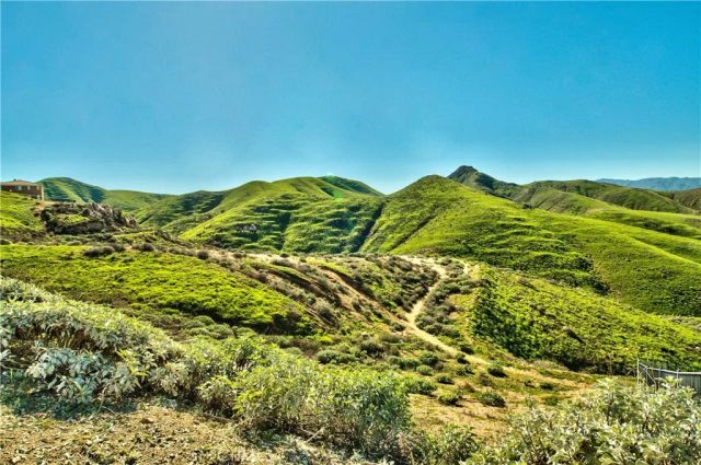 16350 Blossom Time Court, Riverside, CA 92503