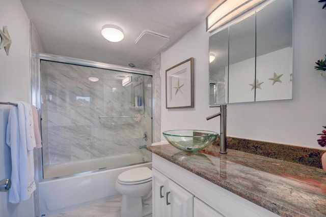 5600 N Flagler Drive 307, West Palm Beach, FL 33407