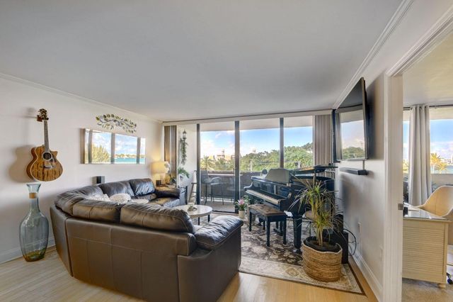 5600 N Flagler Drive 307, West Palm Beach, FL 33407