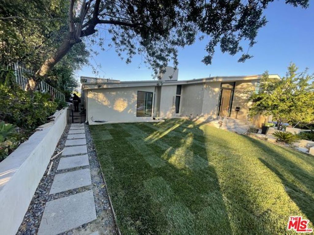4234 Ellenita Avenue, Tarzana (los Angeles), CA 91356