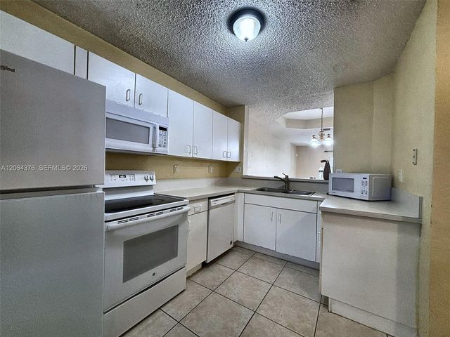 14391 SW 120th Court 7-7, Miami, FL 33186