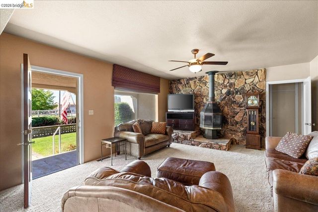 4701 Lone Tree Road, Oakdale, CA 95361