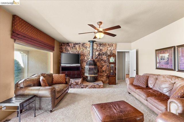 4701 Lone Tree Road, Oakdale, CA 95361