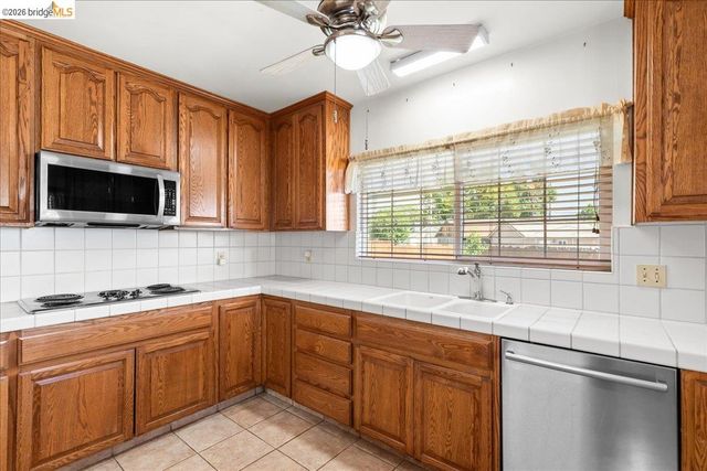 4701 Lone Tree Road, Oakdale, CA 95361