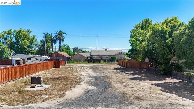 4701 Lone Tree Road, Oakdale, CA 95361