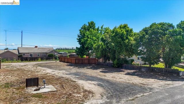 4701 Lone Tree Road, Oakdale, CA 95361