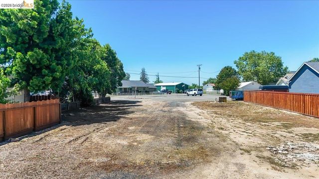 4701 Lone Tree Road, Oakdale, CA 95361