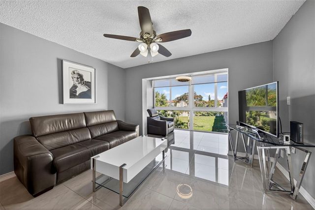 2951 E Sunrise Lakes Drive 312, Sunrise, FL 33322