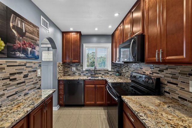 2951 E Sunrise Lakes Drive 312, Sunrise, FL 33322