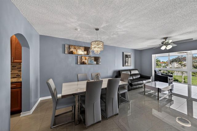 2951 E Sunrise Lakes Drive 312, Sunrise, FL 33322