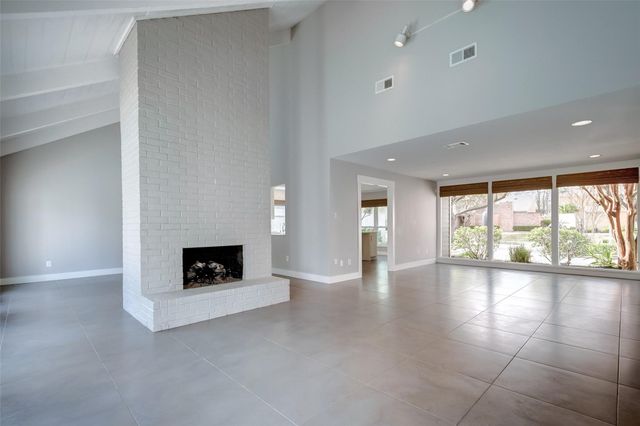 1107 Stoney Hill, Houston, TX 77077