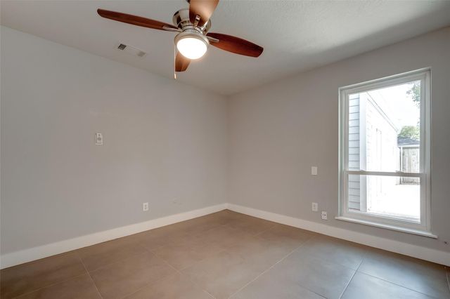 1107 Stoney Hill, Houston, TX 77077