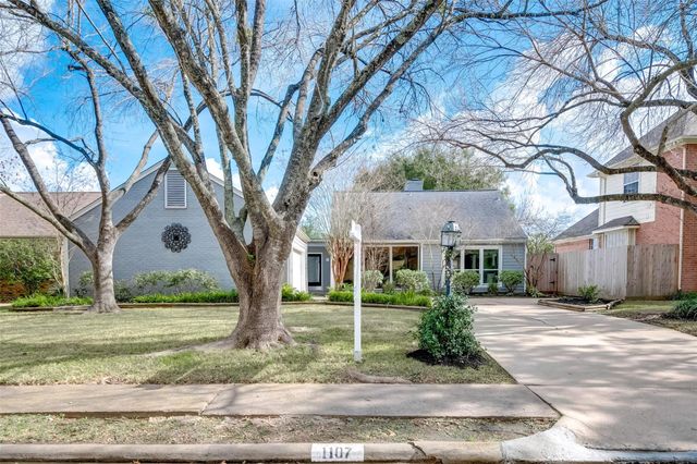 1107 Stoney Hill, Houston, TX 77077